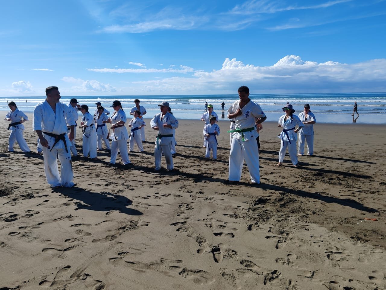 Entrenamiento karate kyokushin playa Enso Heredia
